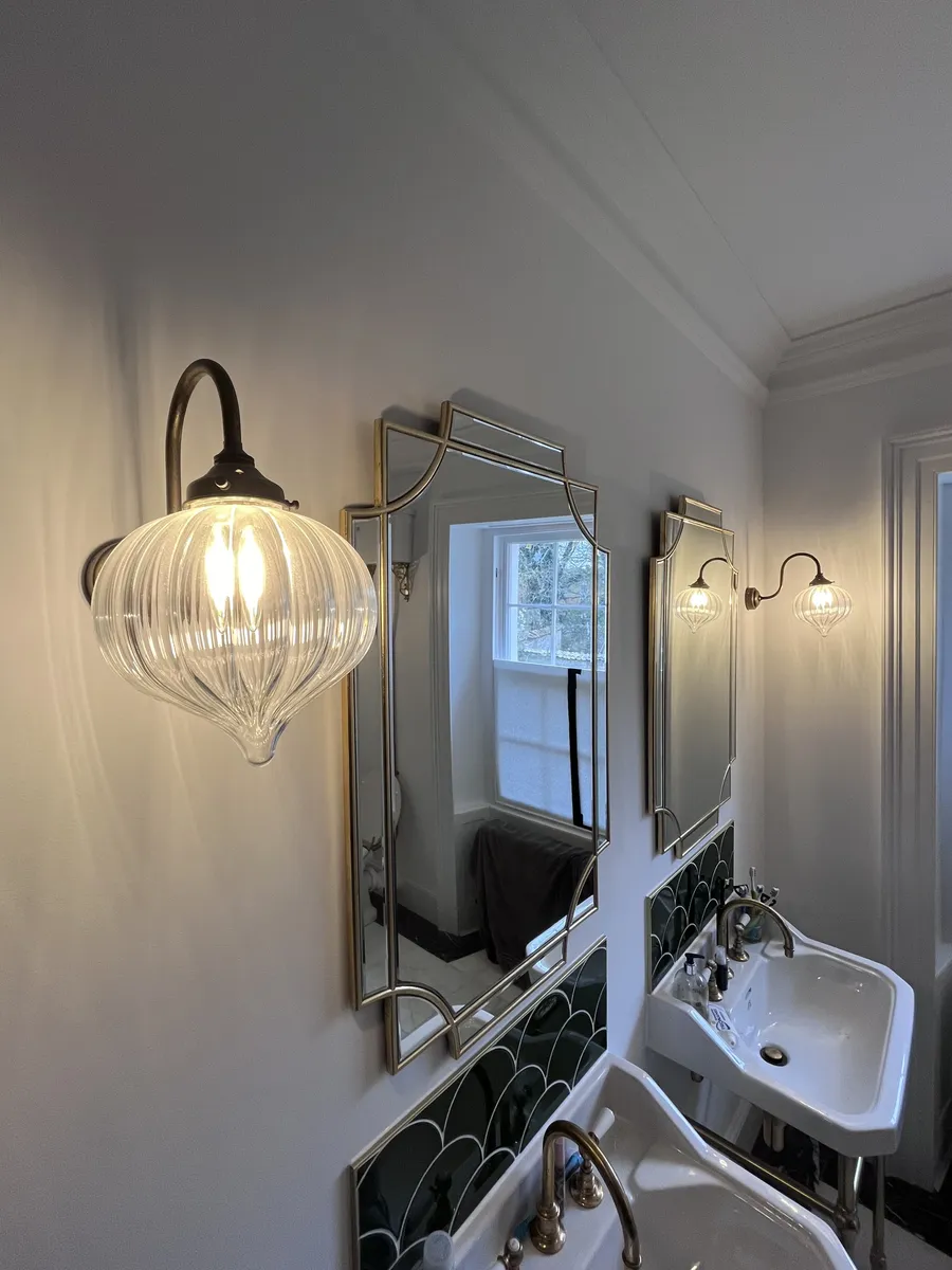 Modern bathroom lighting