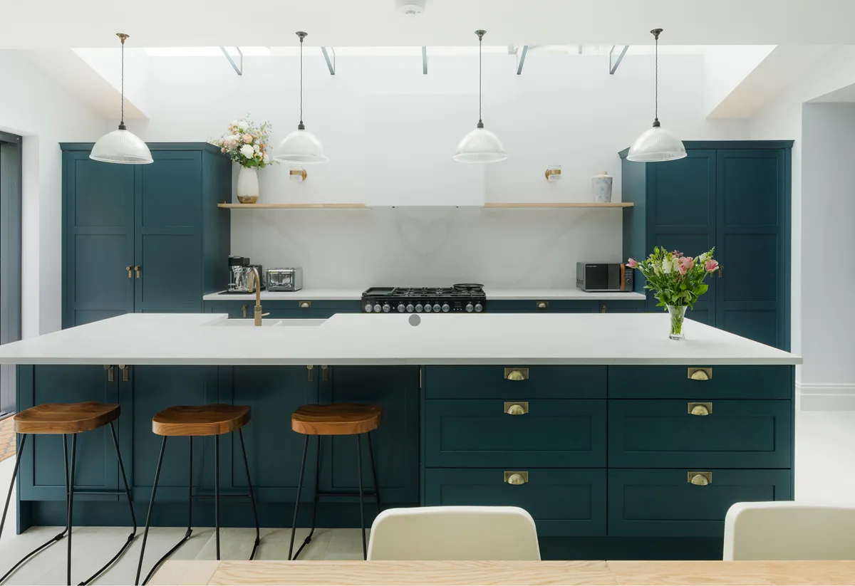 Kitchen under cabinet lighting